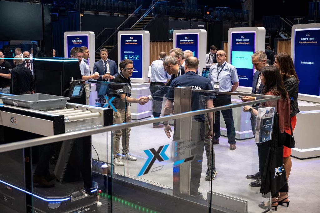 Siemens Executives together with FlexDrive AMR team